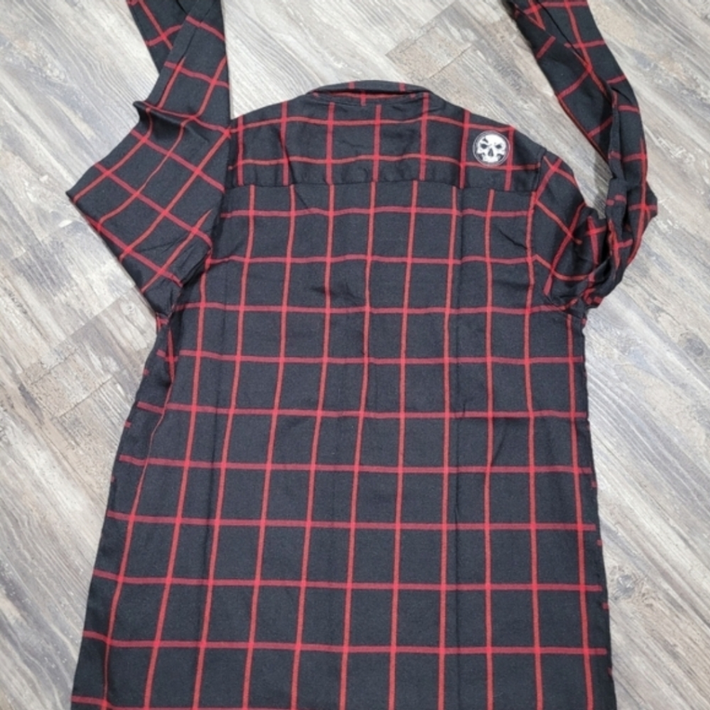New Demons Behind Me FlannelShirts Mens Size L Button Up Black Red Plaid - Picture 2 of 5